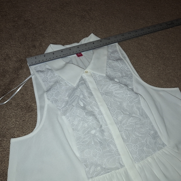 NWOT/ VINCE CAMUTO / WHITE/ MEDIUM/ SLEEVELESS BLOUSE WITH LACE DESIGN - Picture 7 of 10